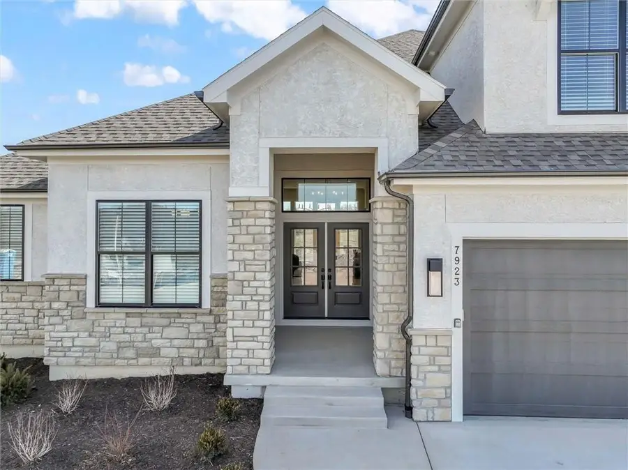 21115 W 81st Street, Shawnee, KS 66220 - #3
