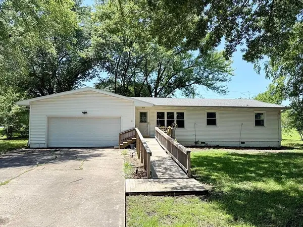 1608 Ely Drive, El Dorado Springs, MO 64744