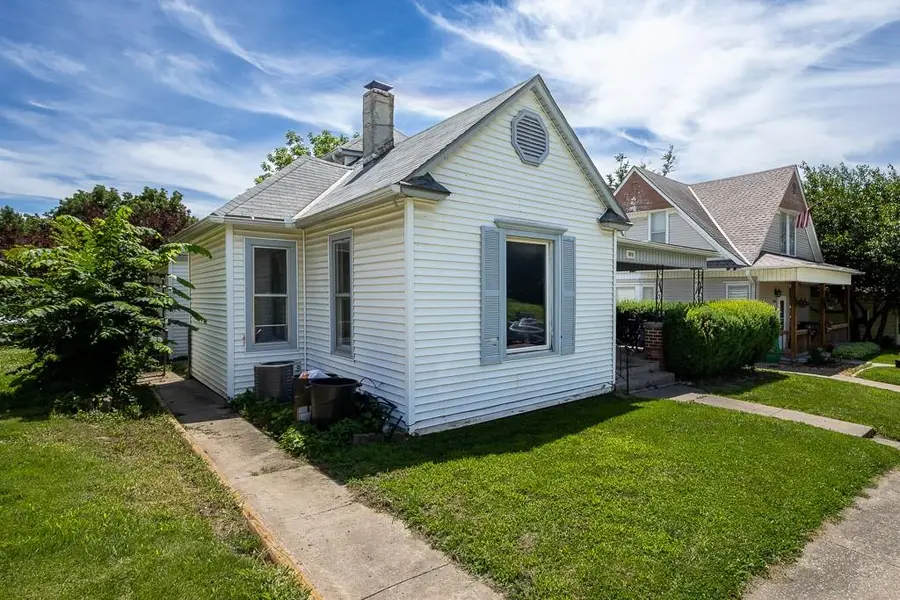 3010 Felix Street, Saint Joseph, MO 64501 - #2