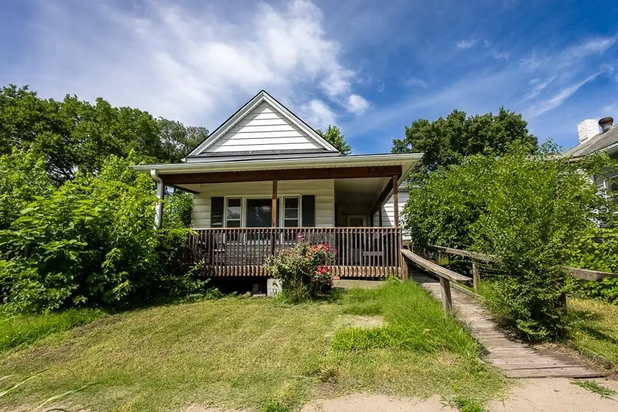 209 W Nebraska Avenue, Saint Joseph, MO 64504 - #2