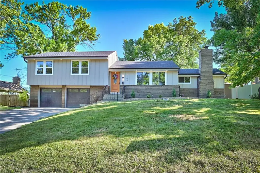 1100 W 89 Street, Kansas City, MO 64114 - #1