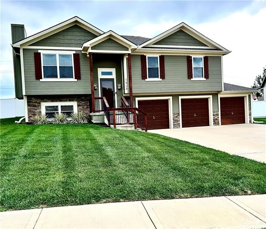 1212 Viola Street, Smithville, MO 64089 - #2
