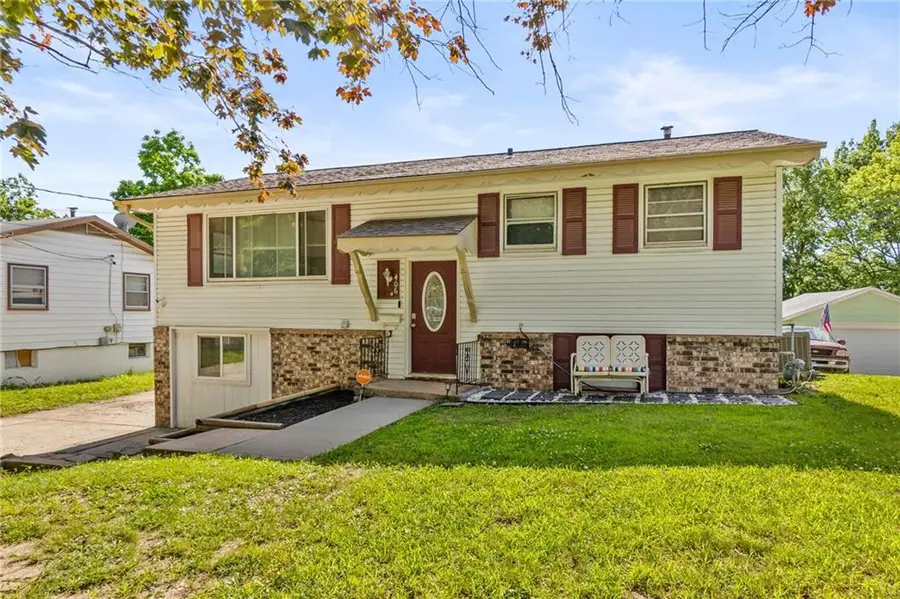 406 S Vassar Avenue, Sugar Creek, MO 64054 - #2