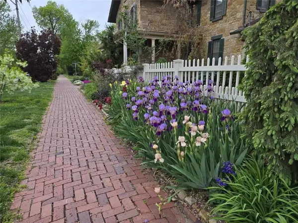 646 Louisiana Street, Lawrence, KS 66044
