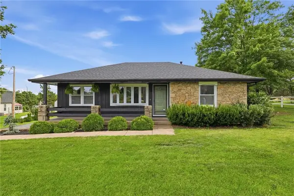 23485 W 207th Street, Spring Hill, KS 66083