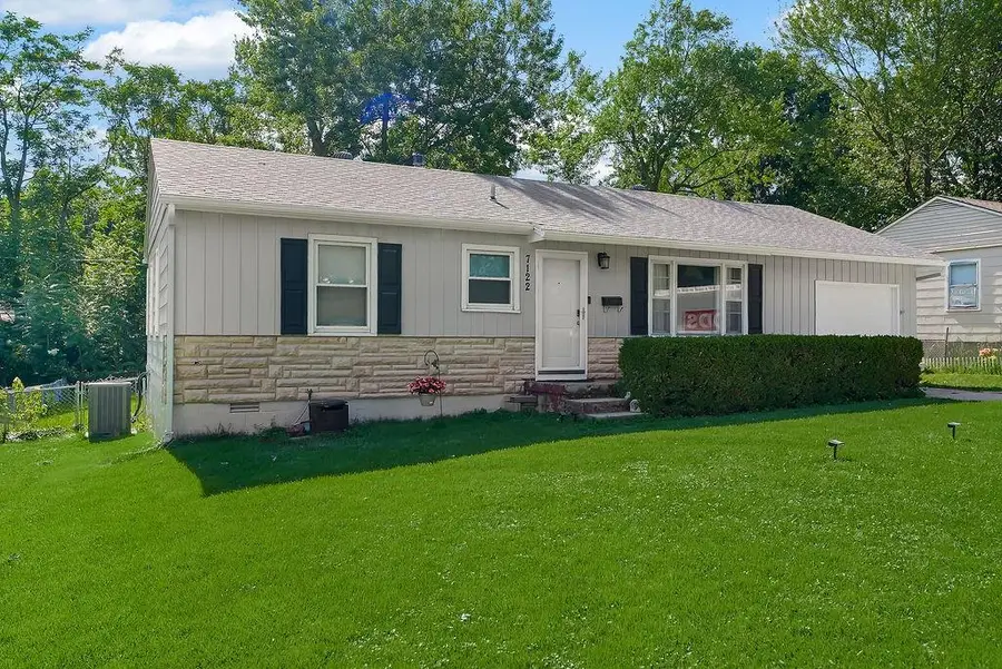7122 Maple Street, Overland Park, KS 66204 - #2