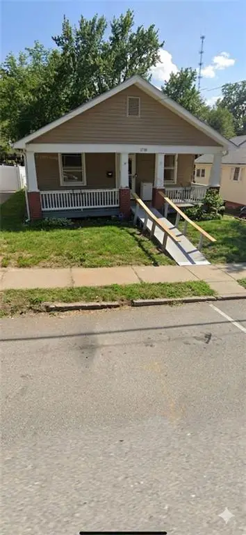 1718 Sacramento Street, St Joseph, MO 64507