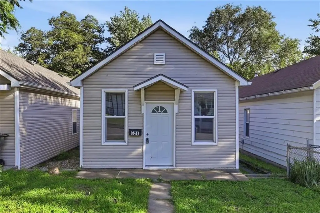 621 Kiowa Street, Leavenworth, KS 66048 - #1