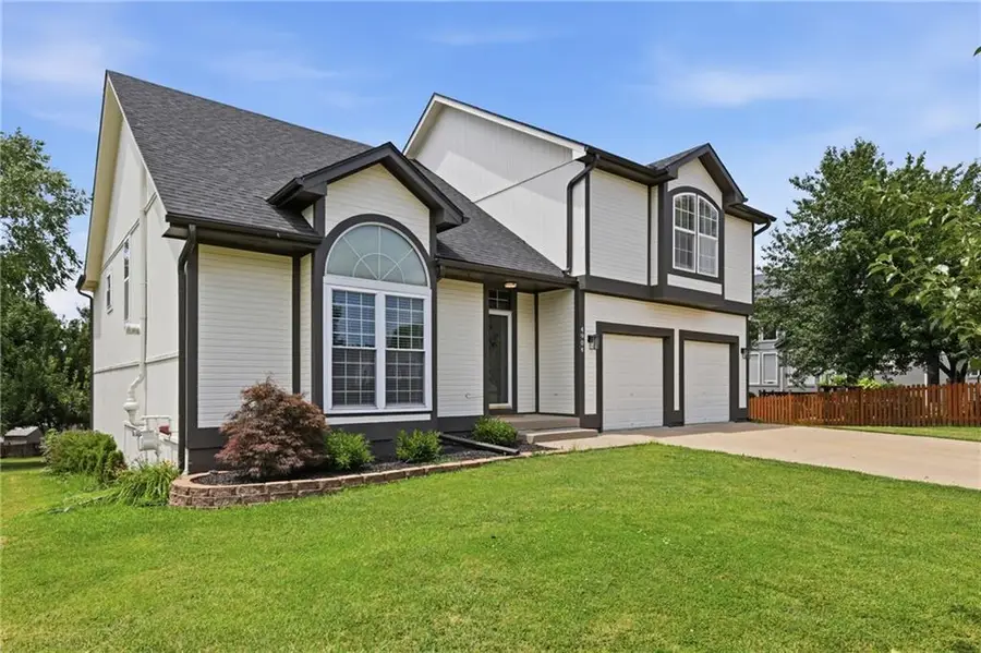 4904 Woodsonia Drive, Shawnee, KS 66226 - #2
