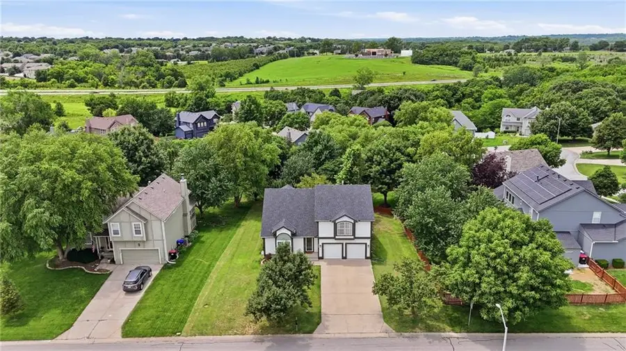 4904 Woodsonia Drive, Shawnee, KS 66226 - #3