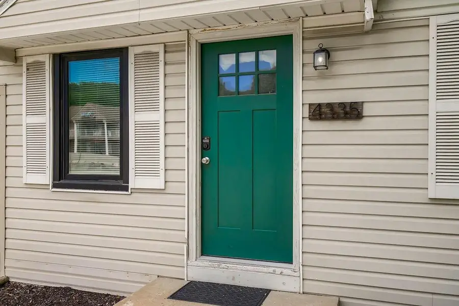 4335 N Oak Trafficway, North Kansas City, MO 64116 - #3