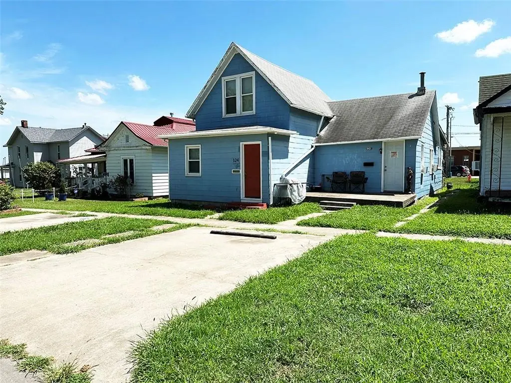 124 W 3rd Avenue, Garnett, KS 66032 - #1