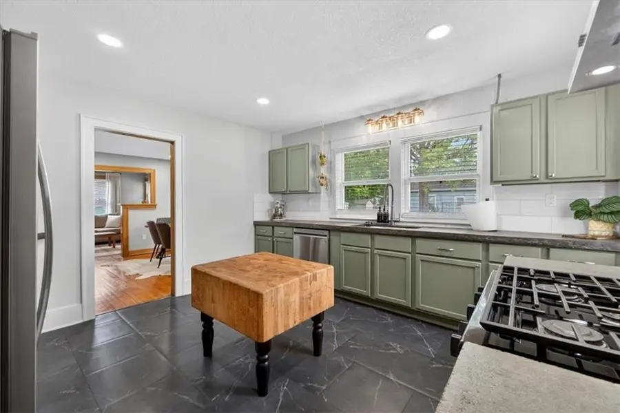 11301 W 59th Terrace, Shawnee, KS 66203 - #2