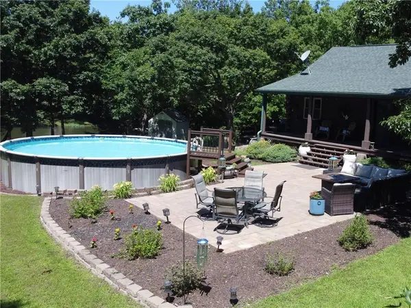 17 Deepwoods Court, Linn Valley, KS 66040