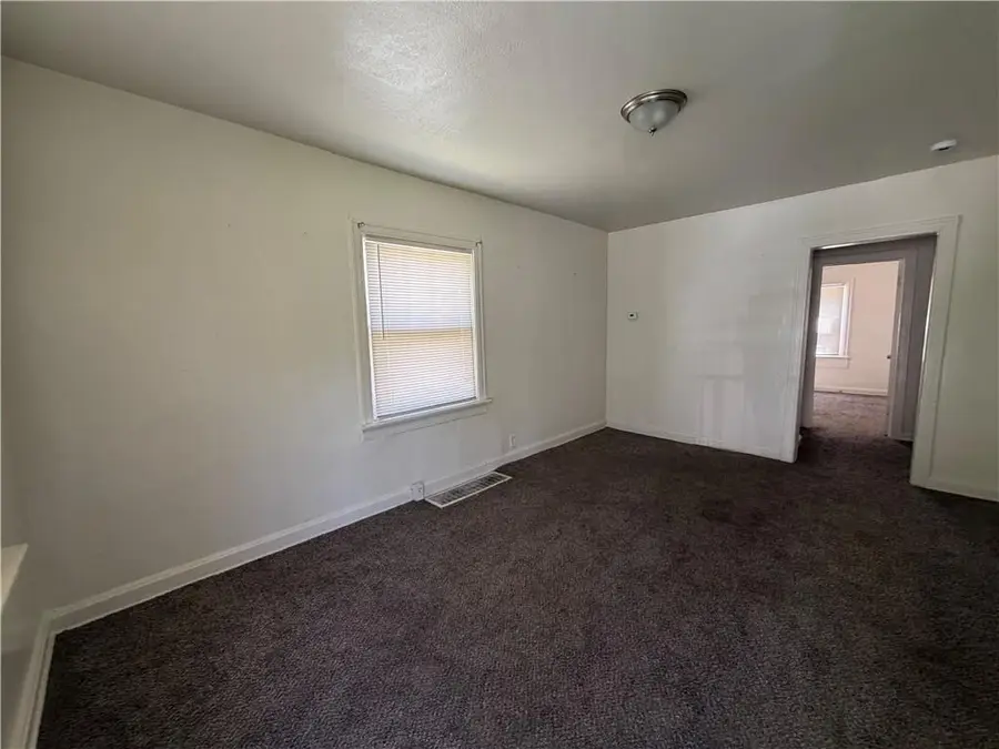 7039 Indiana Avenue, Kansas City, MO 64132 - #2