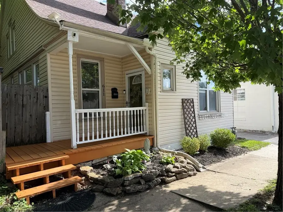 611 E 27 Terrace, Kansas City, MO 64109 - #2