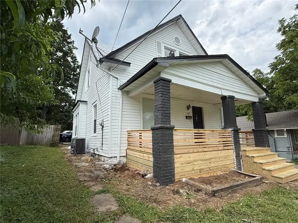 1136 N 32nd Street, Kansas City, KS 66102 - #1