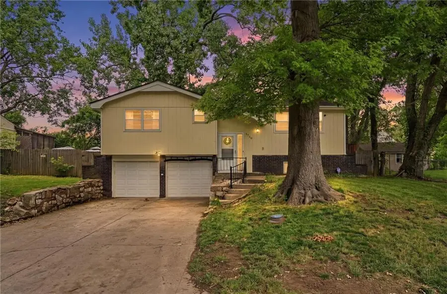 6710 Cleveland Avenue, Kansas City, KS 66104 - #2