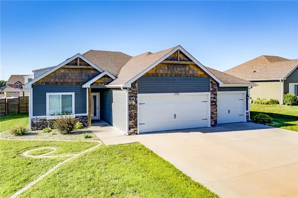 2705 Chasehire Drive, Lawrence, KS 66044