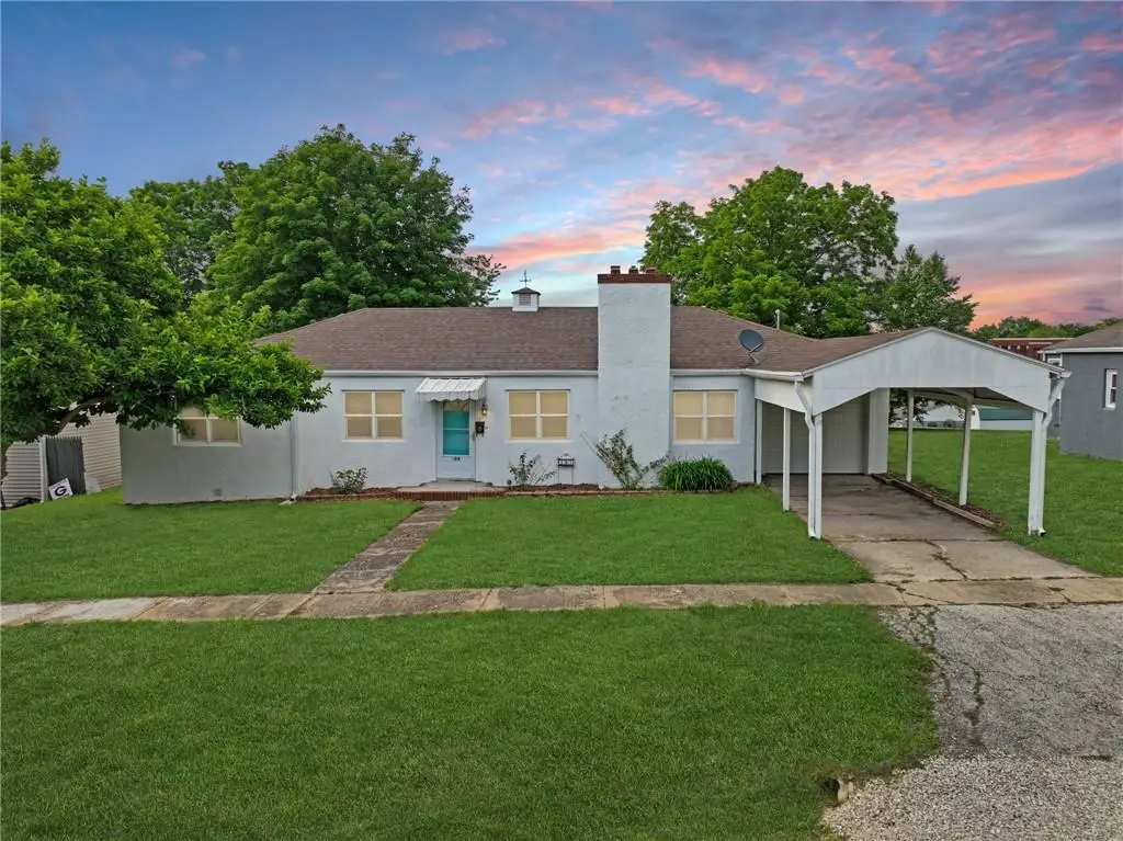 409 W Van Buren Street, Gallatin, MO 64640 - #1