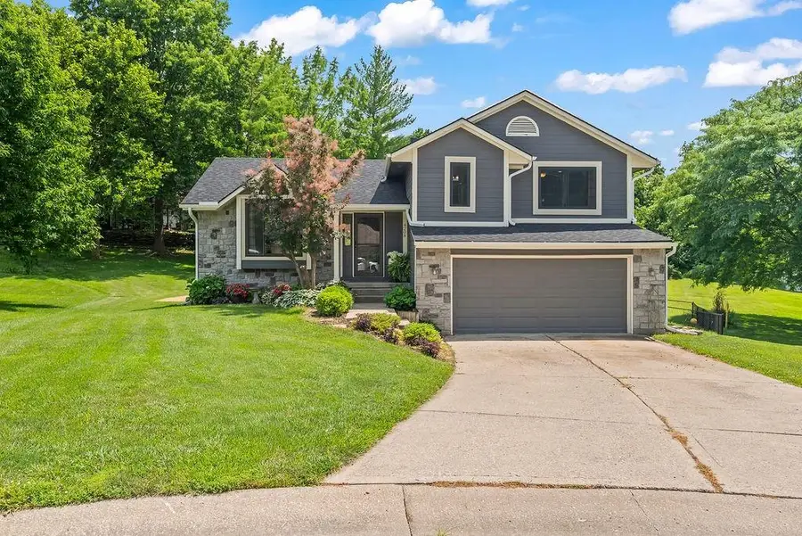 4208 NW Jonathan Court, Blue Springs, MO 64015 - #3