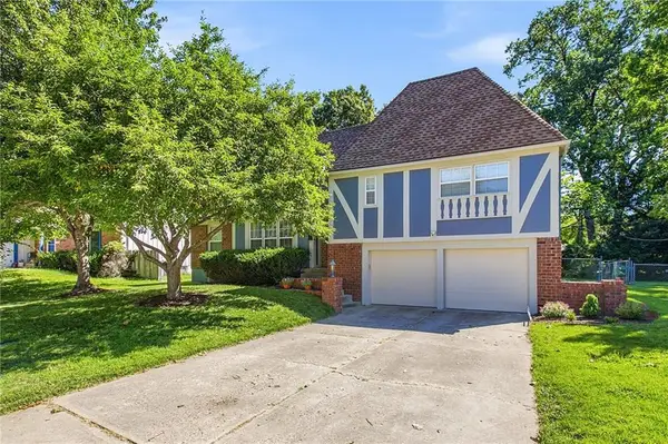 1109 Queens Place, Kansas City, MO 64131