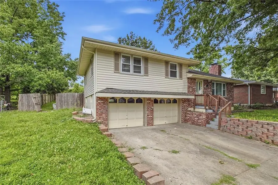 7104 N Olive Street, Gladstone, MO 64118 - #3