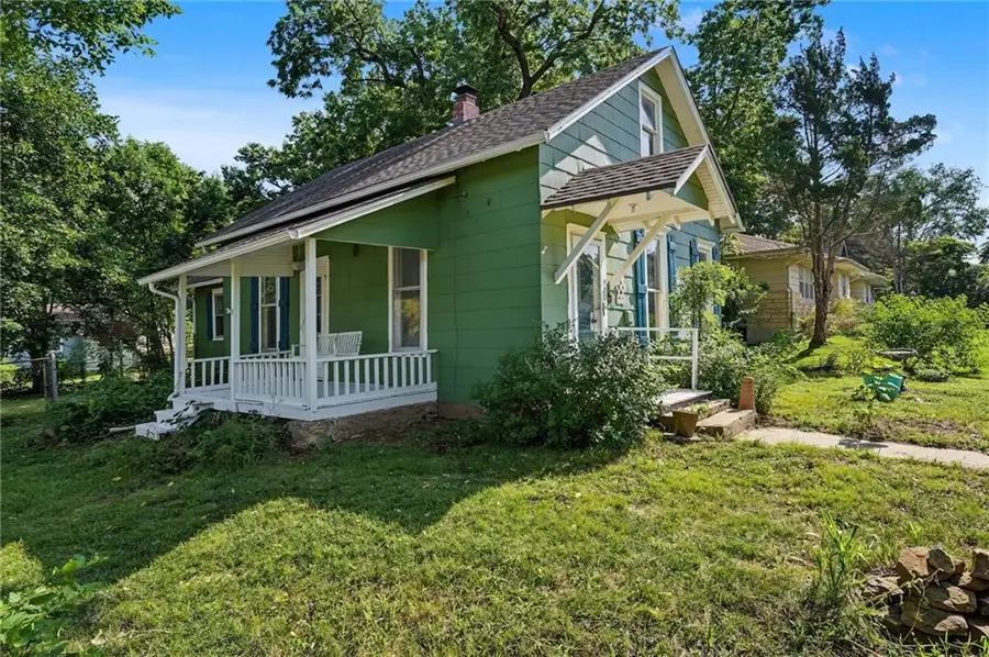920 High Street, Baldwin City, KS 66006 - #2