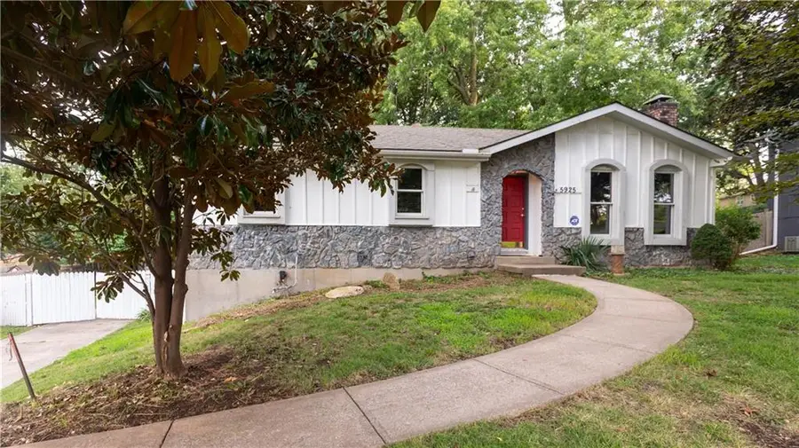 5925 Haskins Street, Shawnee, KS 66216 - #2