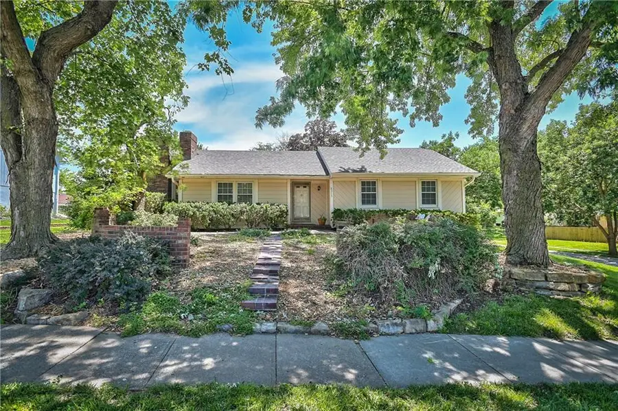 8515 NW Pomona Avenue, Kansas City, MO 64152 - #3