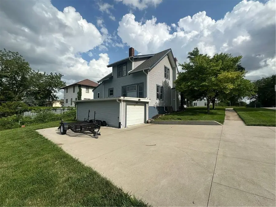 201 E Edwards Street, Maryville, MO 64468 - #3