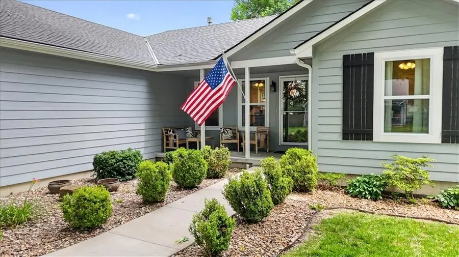301 S Elm Street, Louisburg, KS 66053 - #2