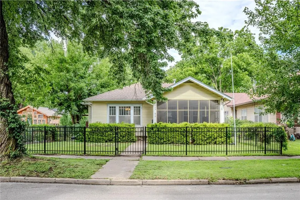 615 S Lafayette Avenue, Chanute, KS 66720 - #1