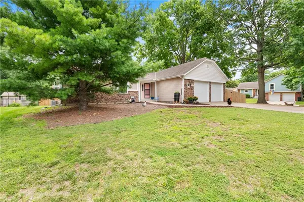2120 E 153rd Terrace, Olathe, KS 66062