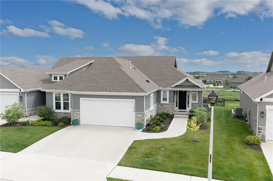 17096 W 168th Place, Olathe, KS 66062 - #2