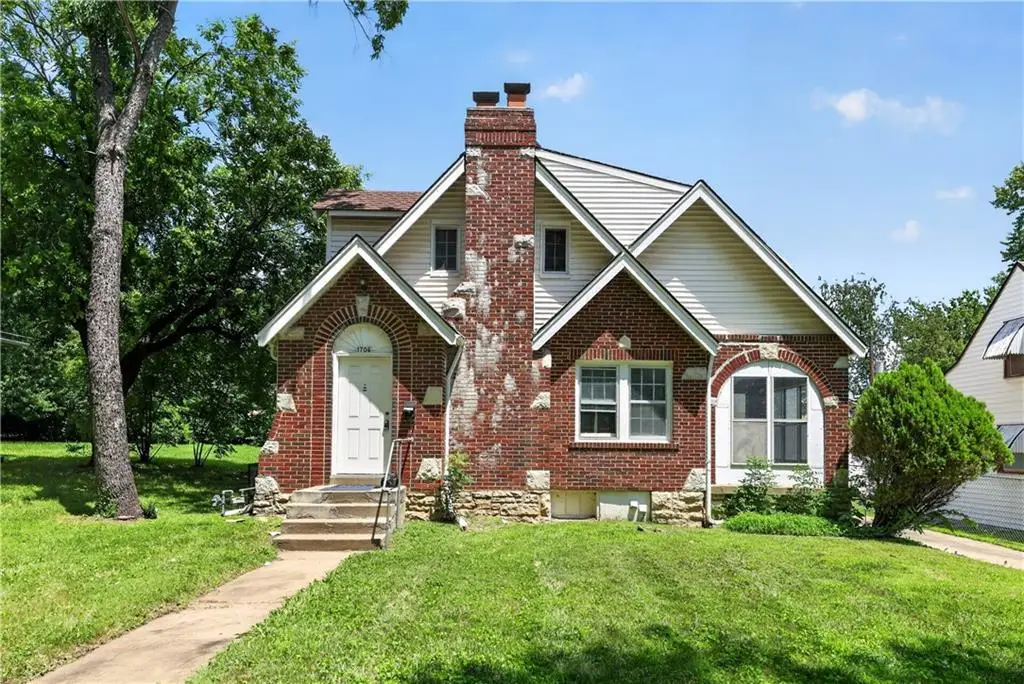1706 E 76th Street, Kansas City, MO 64131 - #1
