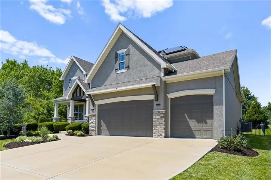 9106 W 165th Terrace, Overland Park, KS 66085 - #2