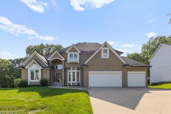 1308 SW Surrey Trace N/a, Lee's Summit, MO 64081