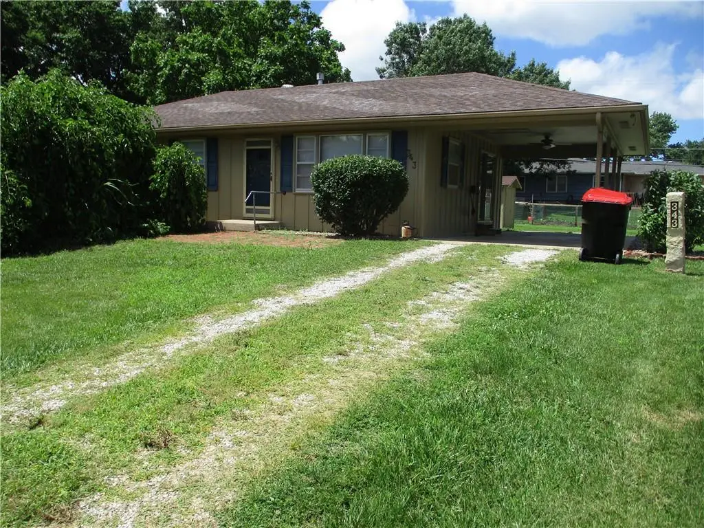 343 E 1st Avenue, Garnett, KS 66032 - #1