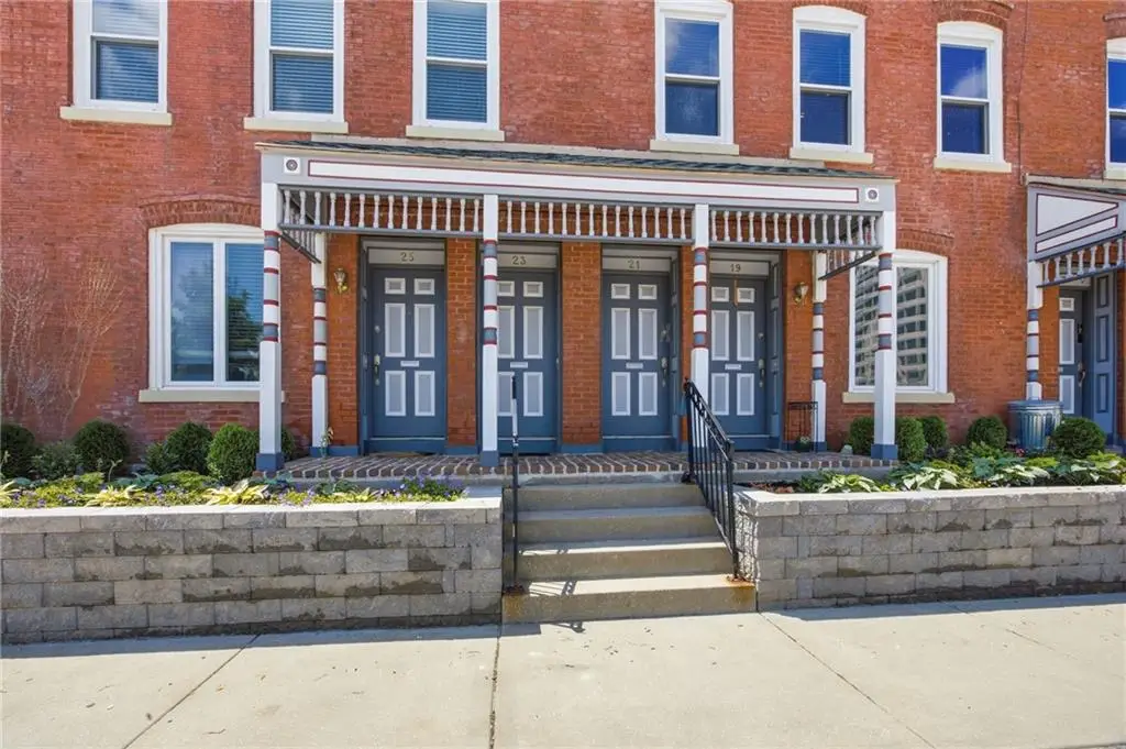 21 E 29th Street, Kansas City, MO 64108 - #1