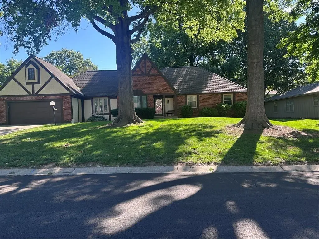 4329 S Dover Avenue, Independence, MO 64055 - #1
