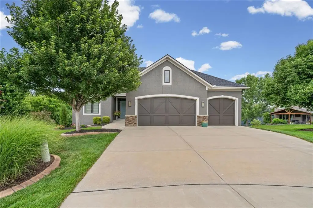 8425 Brunswick Street, Lenexa, KS 66227 - #1