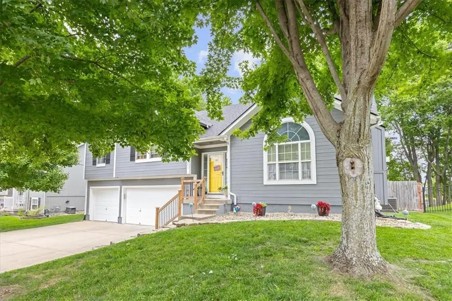 901 Colonial Drive, Pleasant Hill, MO 64080 - #2