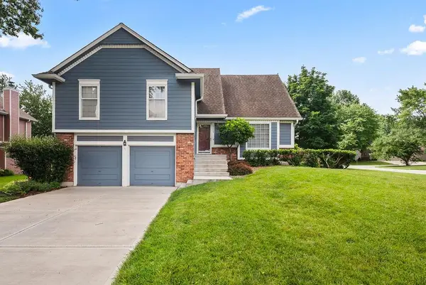 9213 W 117th Terrace, Overland Park, KS 66210