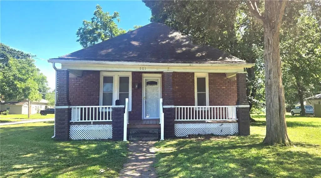 801 W 1st Street, Pittsburg, KS 66762 - #1