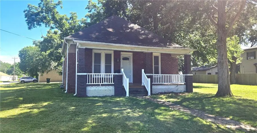 801 W 1st Street, Pittsburg, KS 66762 - #2