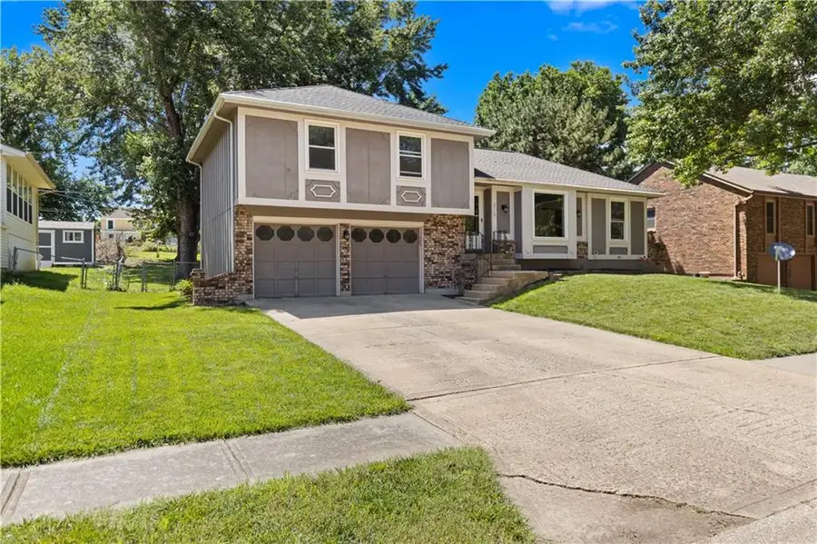 5718 Westgate Street, Shawnee, KS 66216 - #2