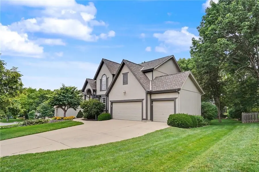5910 W 154th Street, Overland Park, KS 66223 - #2