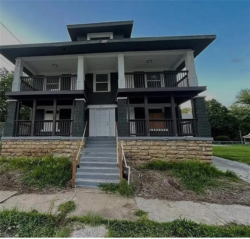 2210 E 34th Street, Kansas City, MO 64109 - #1