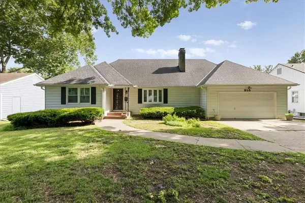 915 W 85th Street, Kansas City, MO 64114